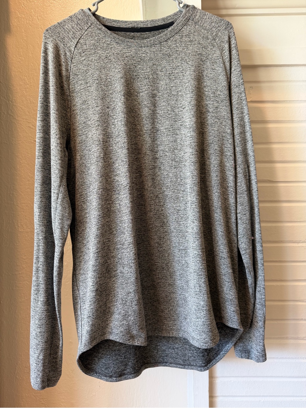 Lululemon Heathered Gray Long Sleeve Athletic Running Top Women’s Size 10